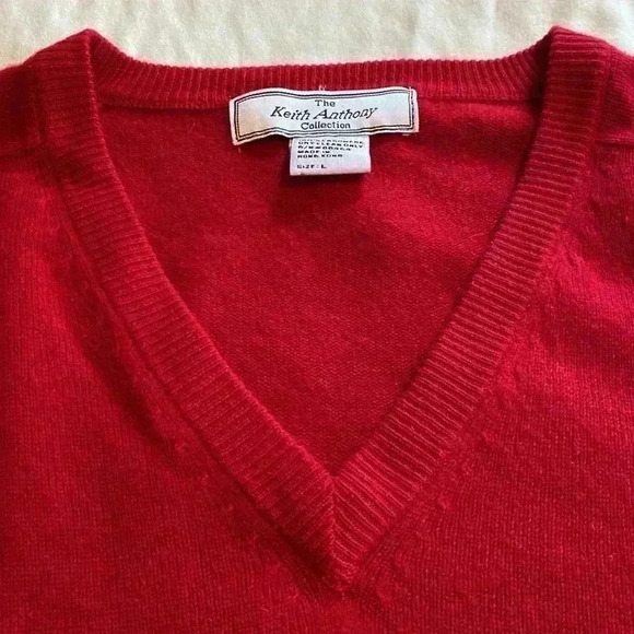 Keith Anthony Collection 100% Cashmere Red V Neck Men’s Sweater in Size Large. - Picture 3 of 9